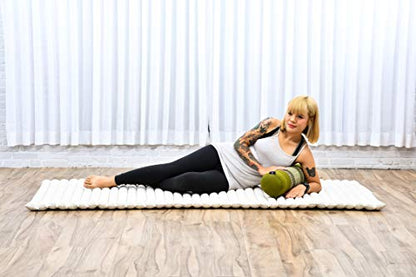 Leewadee Small Yoga Bolster – Shape-Retaining Cervical Neck Roll, Tube Pillow for Comfortable Reading, Kapok Filling, 22 x 6 x 6 inches - color: Sf17 - Green