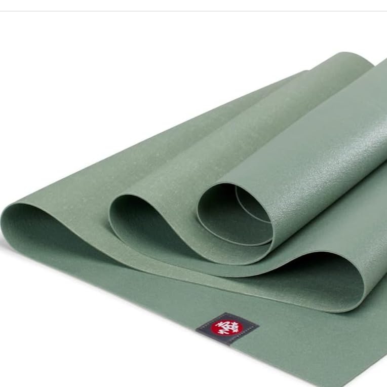 Manduka | eKO Superlite Travel Yoga Mat - color: Leaf Green, size: 79" x 24"