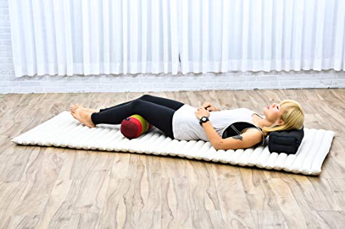Leewadee Small Yoga Bolster – Shape-Retaining Cervical Neck Roll, Tube Pillow for Comfortable Reading, Kapok Filling, 22 x 6 x 6 inches - color: Sf11 - Red, Green