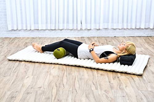 Leewadee Small Yoga Bolster – Shape-Retaining Cervical Neck Roll, Tube Pillow for Comfortable Reading, Kapok Filling, 22 x 6 x 6 inches - color: Sf17 - Green