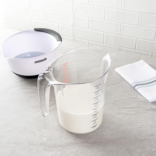 Restaurantware-Chef 101 4 Quart Measuring Jar, 1 Durable Measuring Beaker - Metric And Imperial Units, V-Shaped Spout, Clear Plastic Cup, Handle With Thumb-Grip, Tolerates Up To 248F - size: 9.50" × 7.25" × 9.50"