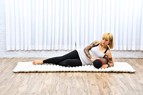 Leewadee Small Yoga Bolster – Shape-Retaining Cervical Neck Roll, Tube Pillow for Comfortable Reading, Kapok Filling, 22 x 6 x 6 inches - color: Sf13 - Red, Black