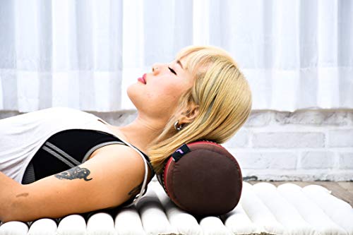 Leewadee Small Yoga Bolster – Shape-Retaining Cervical Neck Roll, Tube Pillow for Comfortable Reading, Kapok Filling, 22 x 6 x 6 inches - color: Sf19 - Red, Brown