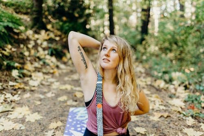 Yune Yoga Bowie Yoga Strap – 68" 100% Cotton Stretching & Carrying Strap with Metal D-Ring – Yoga Accessory for Pilates, Flexibility & Home Practice