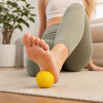 4 pcs Spiky Massage Ball, Professional Muscle Recovery Tool, Plantar Fasciitis Relief and Acupressure Massage, Soft Spiked Roller for Feet Back Hands, Set of Four Spiky Balls（Random Color