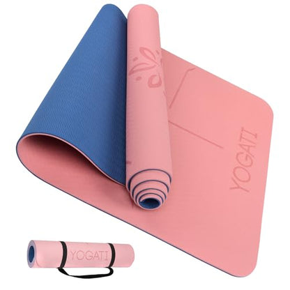 YOGATI® 정렬 라인이 있는 스트랩이 달린 요가 매트. 여성, 남성 및 아동용 홈 운동 매트. 필라테스와 피트니스를 위한 두꺼운 미끄럼 방지 요가 매트. 브라운, 핑크 및 퍼플 요가 매트 - color: 핑크