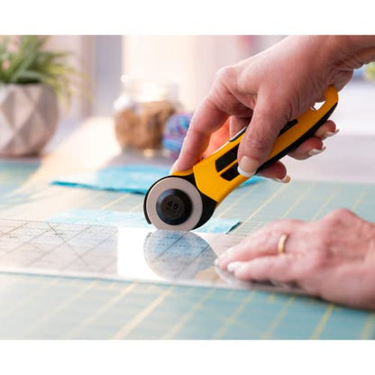 OLFA 45mm Quick-Change Rotary Cutter (RTY-2/NS) - Split Cover, Ambidextrous | 45mm Quick Change Rotary Cutter with dual blade guard cover, Right & Left Handed, Integrated grooves - Quilters and Crafters