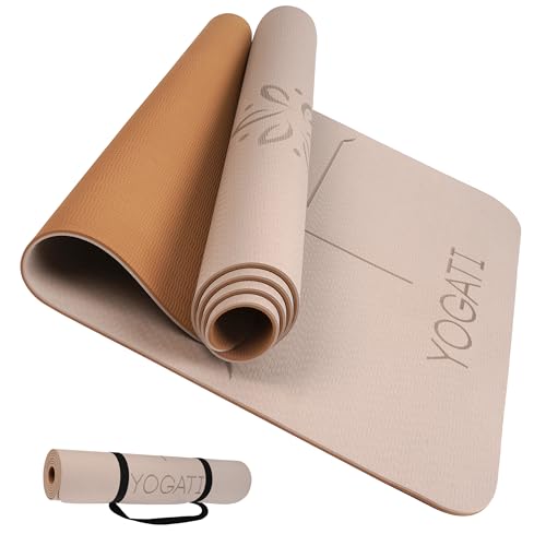 YOGATI® 정렬 라인이 있는 스트랩이 달린 요가 매트. 여성, 남성 및 아동용 홈 운동 매트. 필라테스와 피트니스를 위한 두꺼운 미끄럼 방지 요가 매트. 브라운, 핑크 및 퍼플 요가 매트 - color: 브라운.