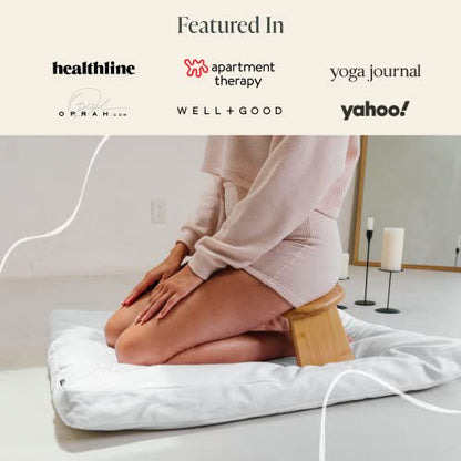 Mindful & Modern Bamboo Bench and Zabuton Meditation Mat Bundle - Small Kneeling Meditation Bench with Locking Magnetic Hinges - Wooden Kneeling Ergonomic Bamboo Seiza and Mat for Meditation