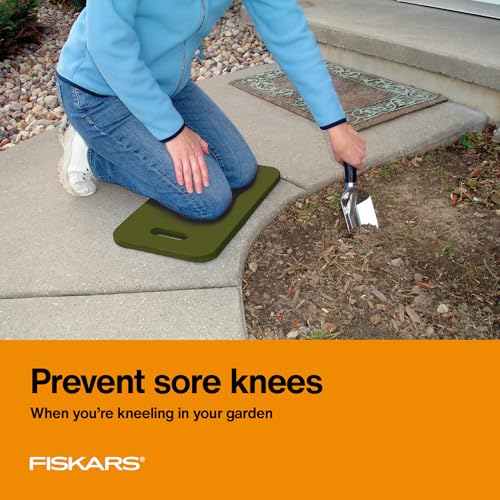 Fiskars 11" x 18" Garden Kneeling Pad, Foam Knee Cushion with Handle, Green - size: 1 Count (Pack of 1)