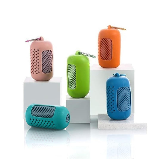 1 PC Quick Dry Camping Towel with Pocket for Gym Travel Outdoor Sweat Absorbing Microfiber Cloth Silicone Case Cover Compact Yoga Training Machine Washable (Green) - color: Green
