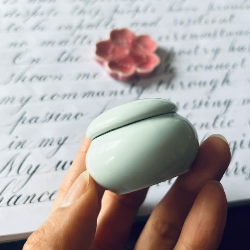 Ceramic Inkwell Set with Cute Cat Pen Rest - Calligraphy Ink Pot and Silicon Dinky Dip Holder for Dip Pens Portable Travel Inkwell Set for Calligraphy Glass Dropper Bottle