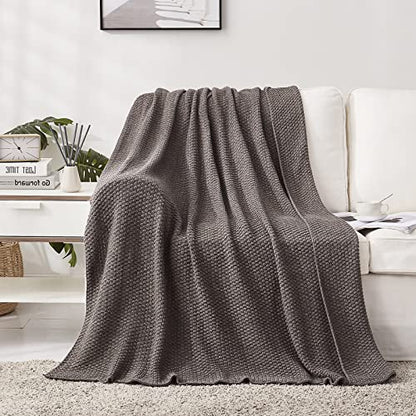 Longhui bedding 소파용 그레이 니트 담요, 부드럽고 아늑한 세탁기 세탁 가능한 100% 면 소파 니트 담요, 무거운 1.4kg(3파운드), 127 x 160cm(50 x 63인치), 그레이 및 화이트 색상, 세탁 가방 포함 - color: 다크 그레이., size: 51" x 63", Standard