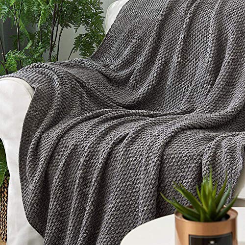 Longhui bedding 소파용 그레이 니트 담요, 부드럽고 아늑한 세탁기 세탁 가능한 100% 면 소파 니트 담요, 무거운 1.4kg(3파운드), 127 x 160cm(50 x 63인치), 그레이 및 화이트 색상, 세탁 가방 포함 - color: 다크 그레이., size: 51" x 63", Standard